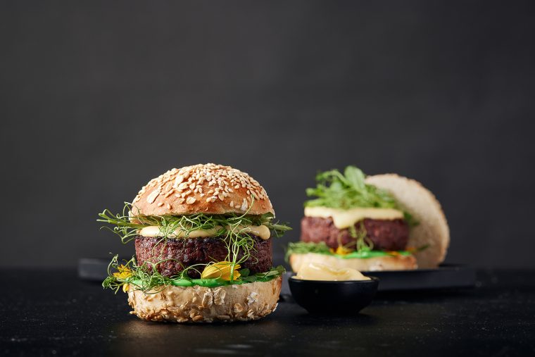 Redefine汉堡，据说它是世界上第一个3D打印的高级餐厅式汉堡，配方中含有170克的新型肉组织